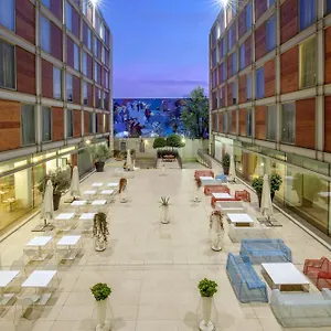 Hotell Doubletree By Hilton
