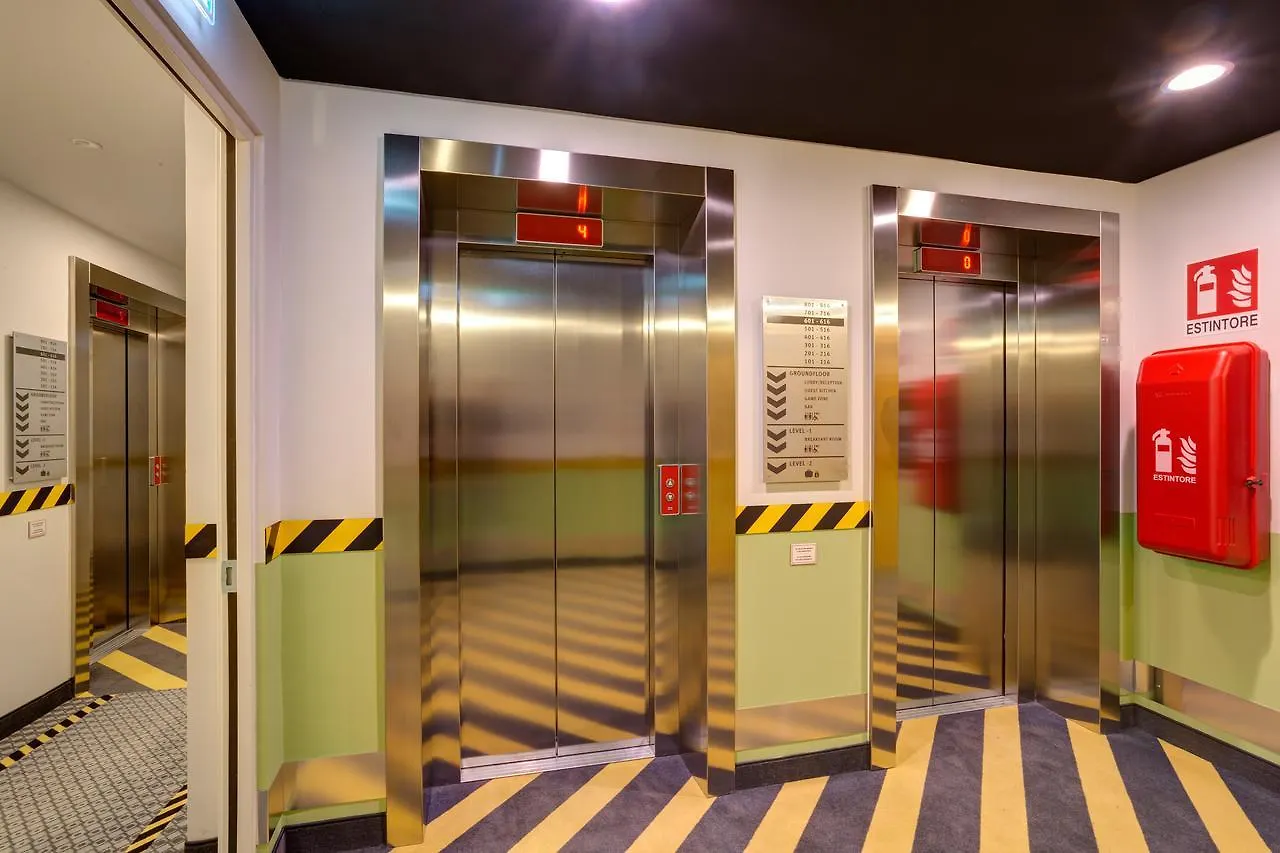 Meininger Milano Lambrate 0*, Milan Italy